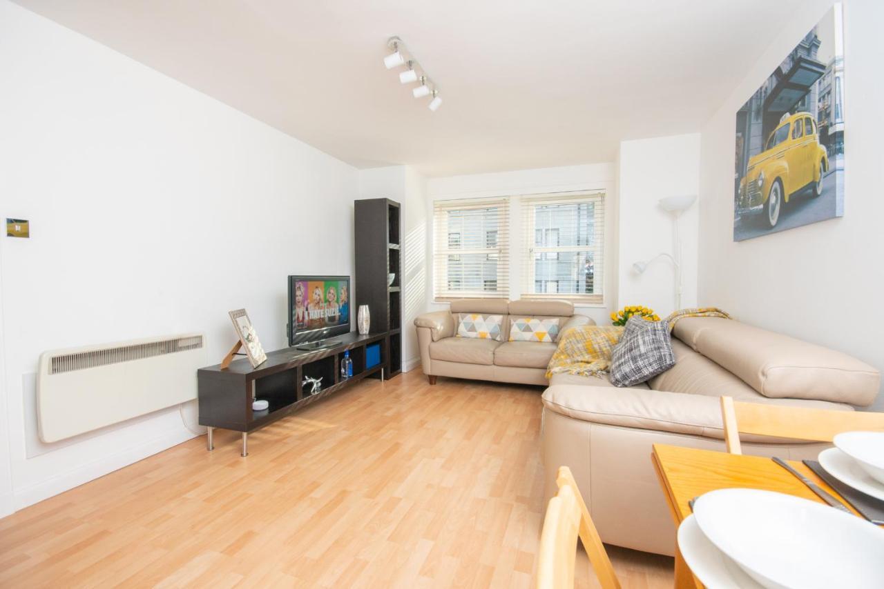 Dwellcome Home Ltd 2 Bedroom King & Double Central Apartment, Free Allocated Barrier Secured Parking Space At Rear Entrance & Fast Wifi, Ideal For Long Term Contractor, Corporate, Etc Stays, Regular Housekeeping Option - See Our Site For Assurance Aberdeen Eksteriør billede