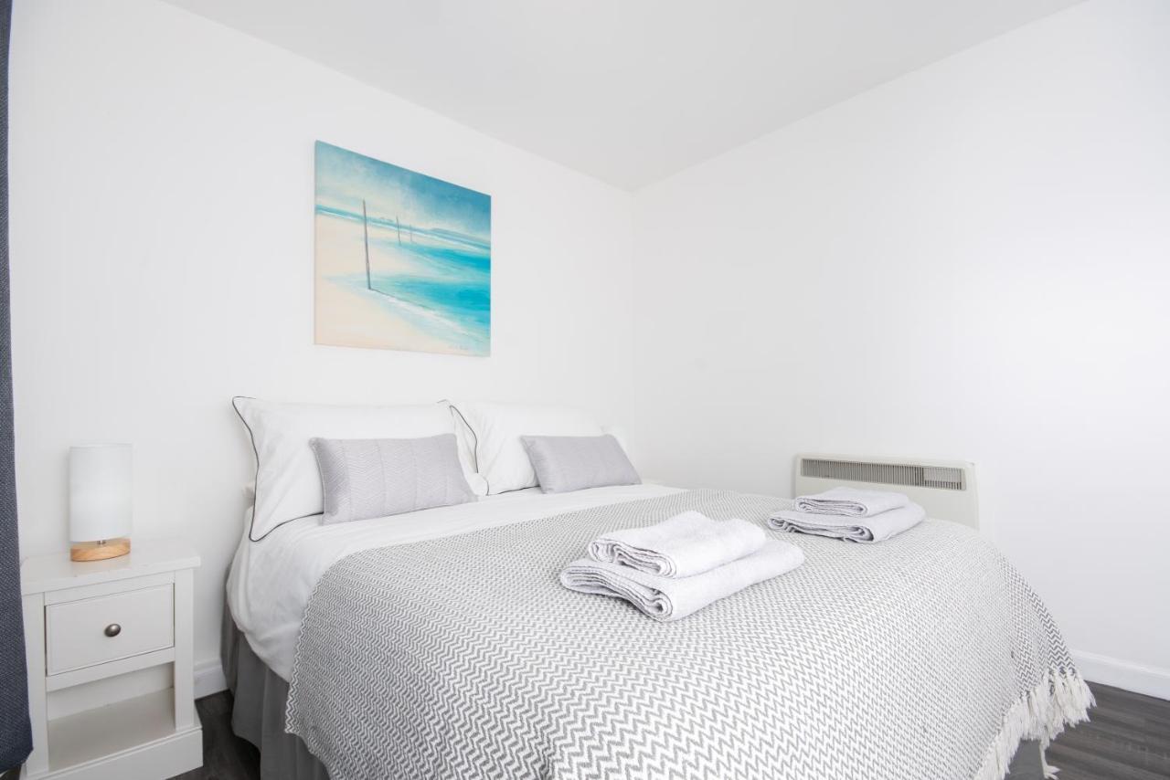 Dwellcome Home Ltd 2 Bedroom King & Double Central Apartment, Free Allocated Barrier Secured Parking Space At Rear Entrance & Fast Wifi, Ideal For Long Term Contractor, Corporate, Etc Stays, Regular Housekeeping Option - See Our Site For Assurance Aberdeen Eksteriør billede