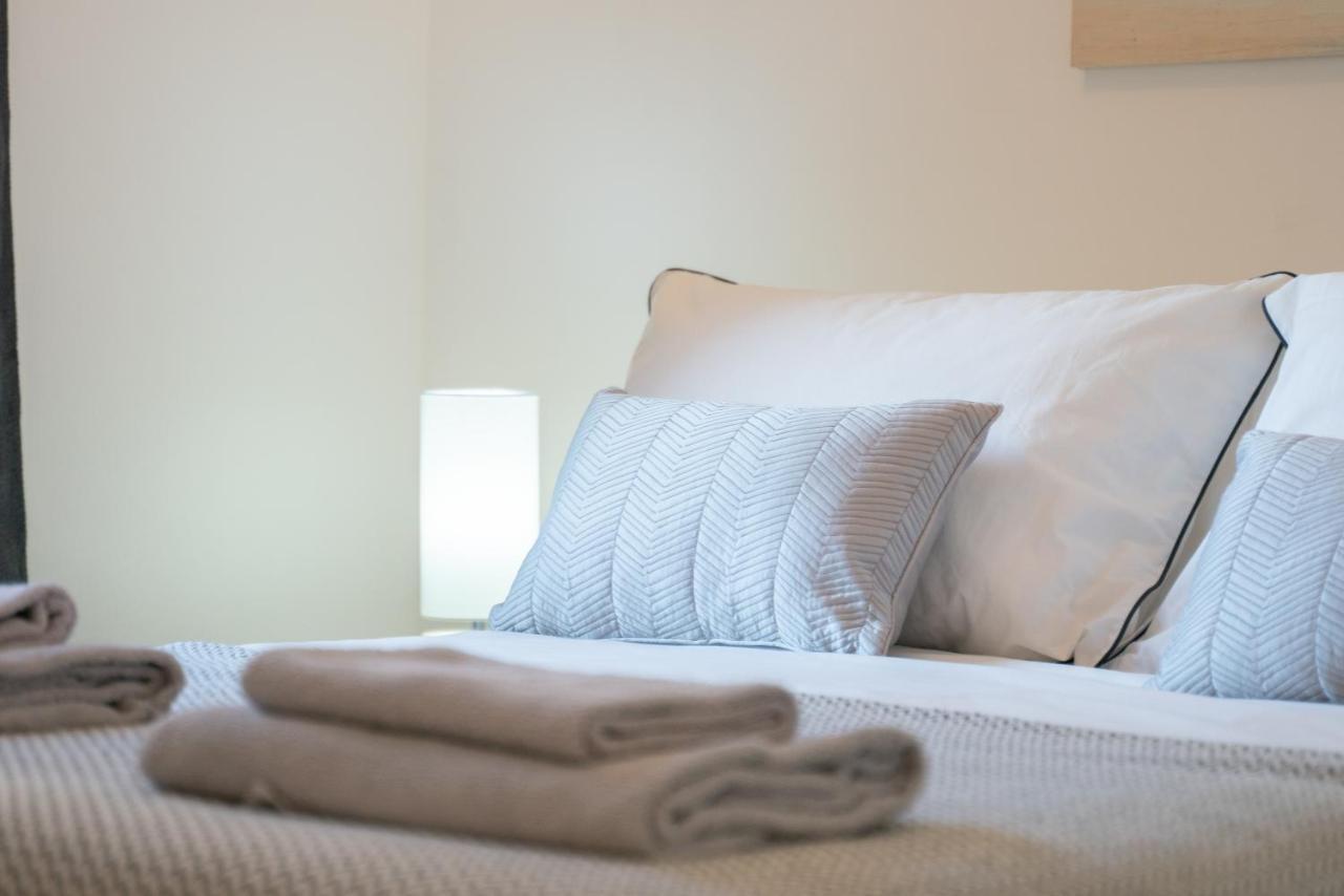 Dwellcome Home Ltd 2 Bedroom King & Double Central Apartment, Free Allocated Barrier Secured Parking Space At Rear Entrance & Fast Wifi, Ideal For Long Term Contractor, Corporate, Etc Stays, Regular Housekeeping Option - See Our Site For Assurance Aberdeen Eksteriør billede