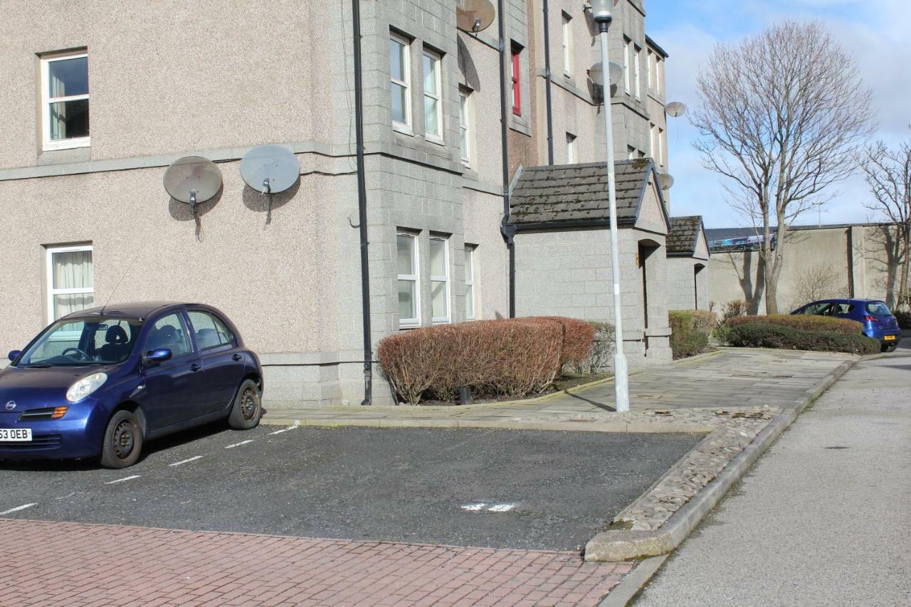 Dwellcome Home Ltd 2 Bedroom King & Double Central Apartment, Free Allocated Barrier Secured Parking Space At Rear Entrance & Fast Wifi, Ideal For Long Term Contractor, Corporate, Etc Stays, Regular Housekeeping Option - See Our Site For Assurance Aberdeen Eksteriør billede
